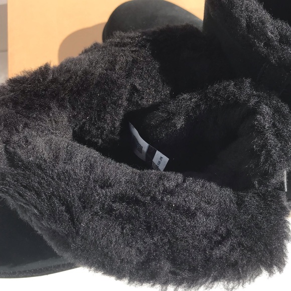 UGG Mini Bailey UGG Metal Graphic - Picture 12 of 12